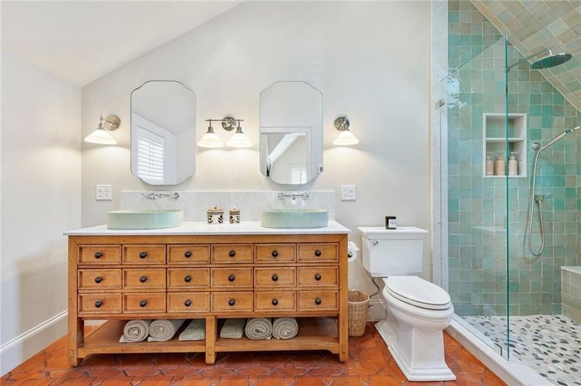 Located in Newport's Historic Point neighborhood, this newly - photo 35