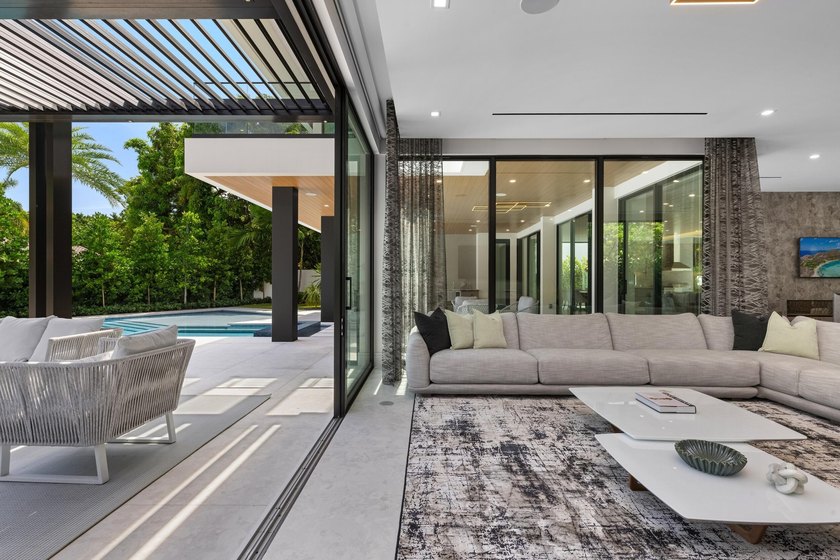 Located at 217 Thatch Palm Drive within the prestigious Royal - photo 37