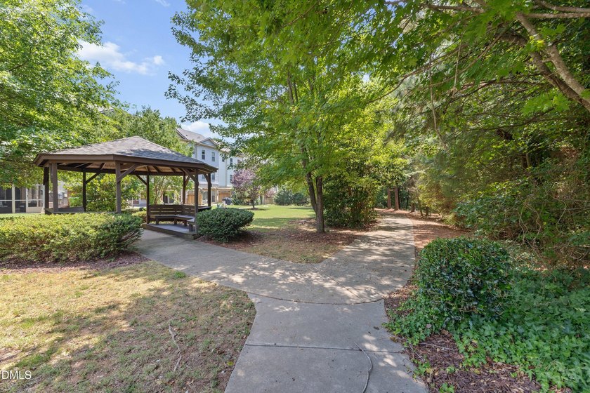 Welcome home to this beautiful, move-in-ready end-unit townhouse - photo 38