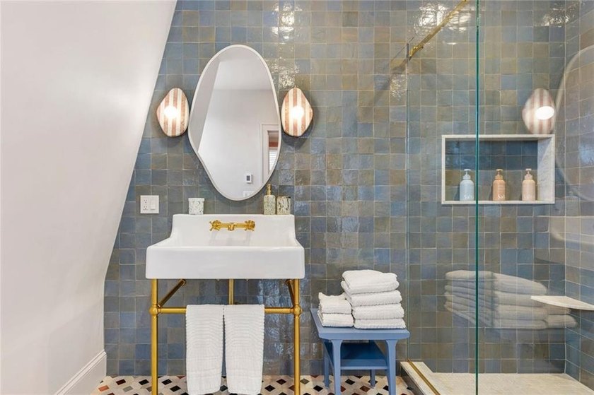Located in Newport's Historic Point neighborhood, this newly - photo 44