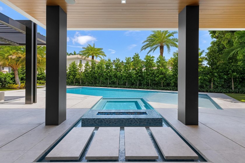 Located at 217 Thatch Palm Drive within the prestigious Royal - photo 45
