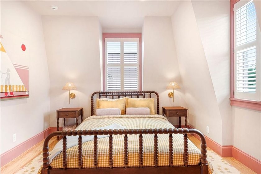 Located in Newport's Historic Point neighborhood, this newly - photo 45