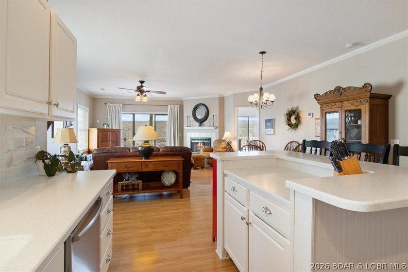 MOTIVATED SELLER! Welcome to easy lake living! This beautifully - photo 7
