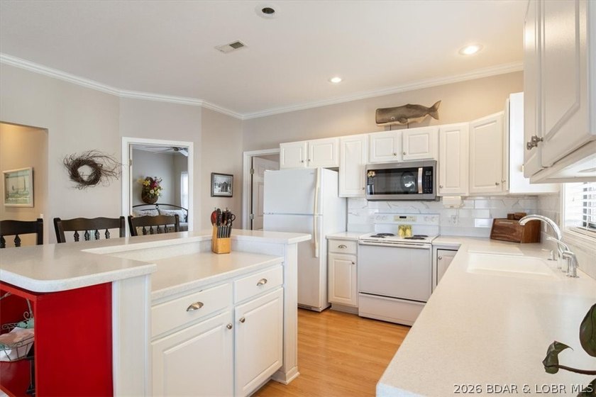 MOTIVATED SELLER! Welcome to easy lake living! This beautifully - photo 9