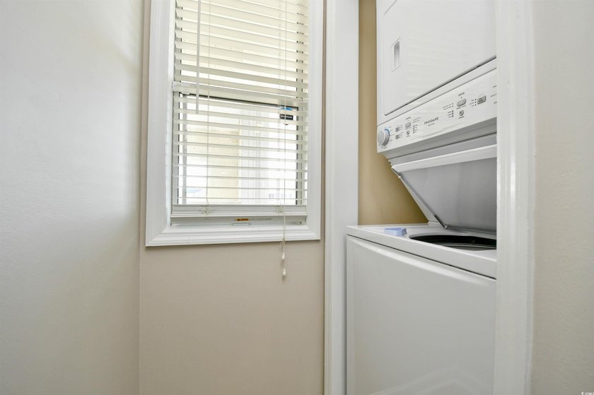 Fabulous End-Unit in Gated Waterway Community! Views for Miles &amp; - photo 14