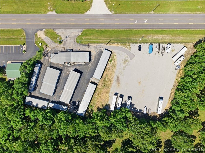 Positioned in a prime location on Osage Beach Parkway, this - photo 2