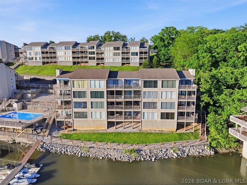Welcome to lake life made easy! This beautifully updated 2 bed - photo 6