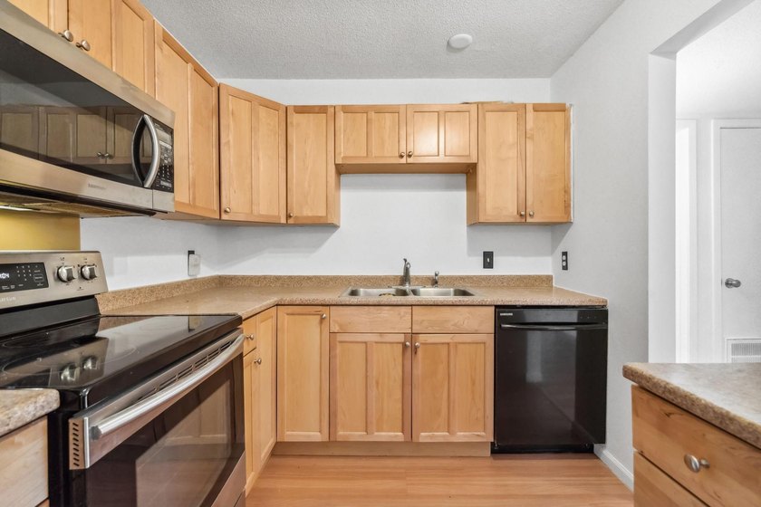 This Edina location is within minutes of a vast array of - photo 15