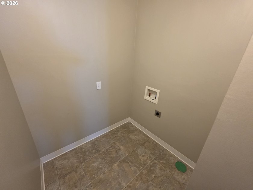 Charming 2-bedroom, 1-bath bungalow offering 894 square feet of - photo 18