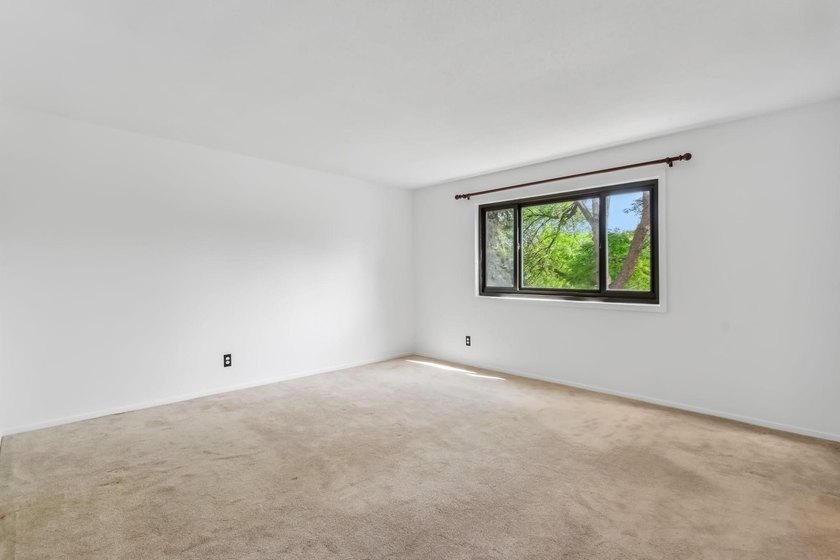 This Edina location is within minutes of a vast array of - photo 22