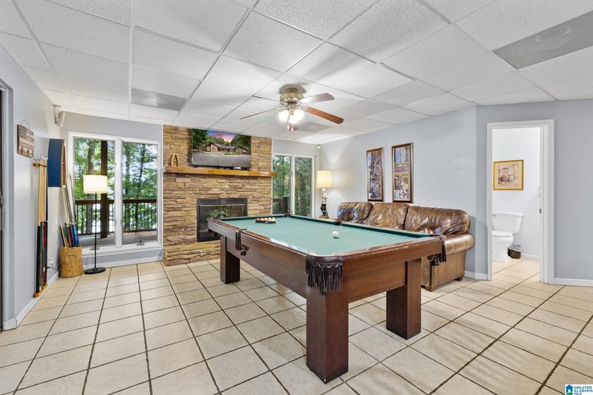 LAKEFRONT HOME FOR SALE - TURNKEY &amp; FULLY FURNISHED Rare - photo 43