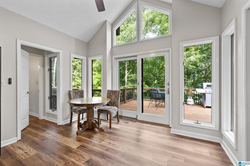 LAKEFRONT HOME FOR SALE - TURNKEY &amp; FULLY FURNISHED Rare - photo 50