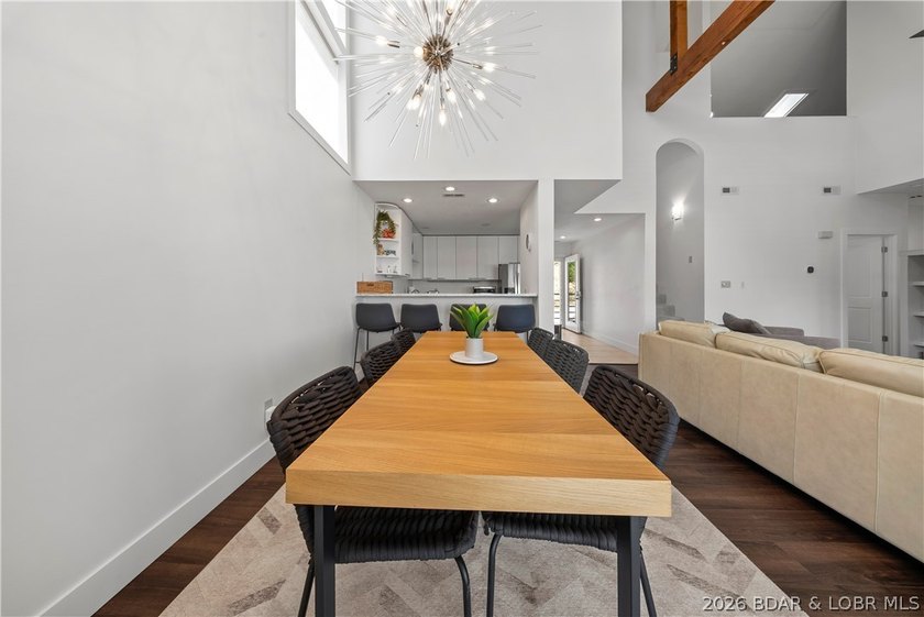 Experience elevated Lake of the Ozarks living in this furnished - photo 7