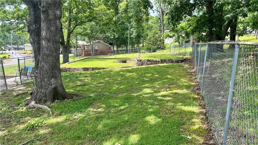 BACK ON THE Market at no fault of the seller. Charming 3-bedroom - photo 4