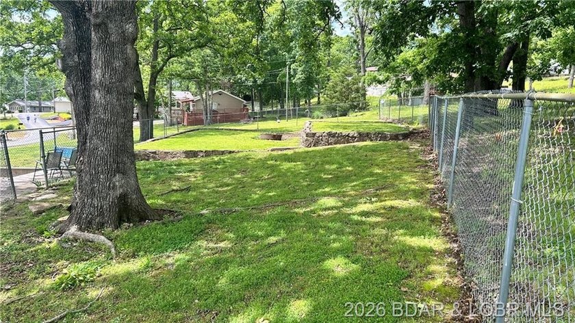 BACK ON THE Market at no fault of the seller. Charming 3-bedroom - photo 4
