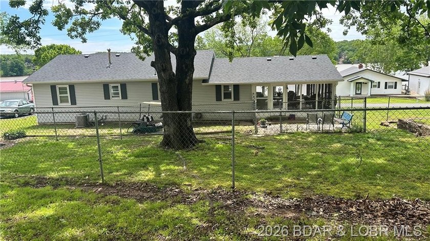 BACK ON THE Market at no fault of the seller. Charming 3-bedroom - photo 7