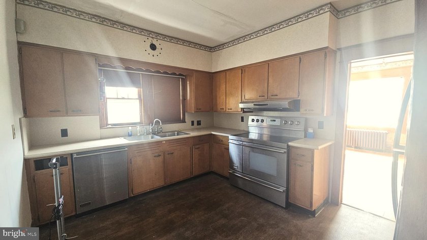 PRICE IMPROVEMENT! Don't miss this opportunity to own a - photo 11