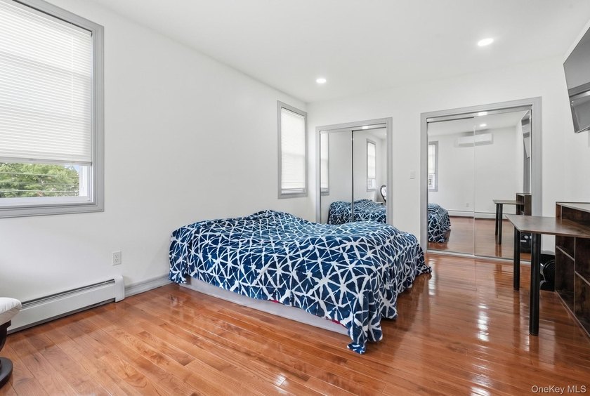 Beautiful Single Family House located within a block from Guy R - photo 15