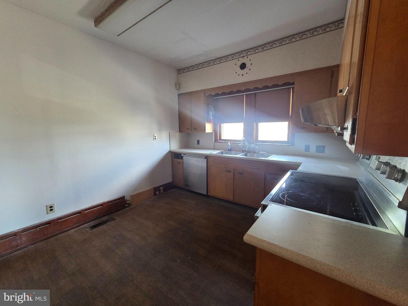 PRICE IMPROVEMENT! Don't miss this opportunity to own a - photo 31