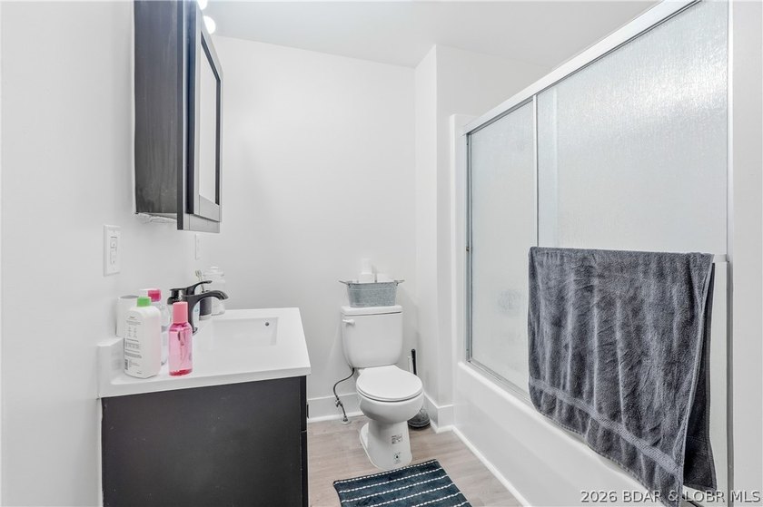 Welcome to this beautifully renovated, move-in-ready home - photo 9