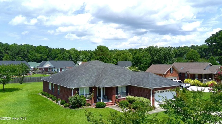 Nestled in the serene and sought-after Berne Glade community - photo 3