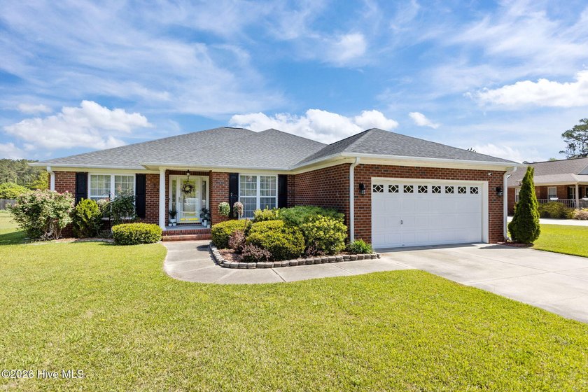 Nestled in the serene and sought-after Berne Glade community - photo 6