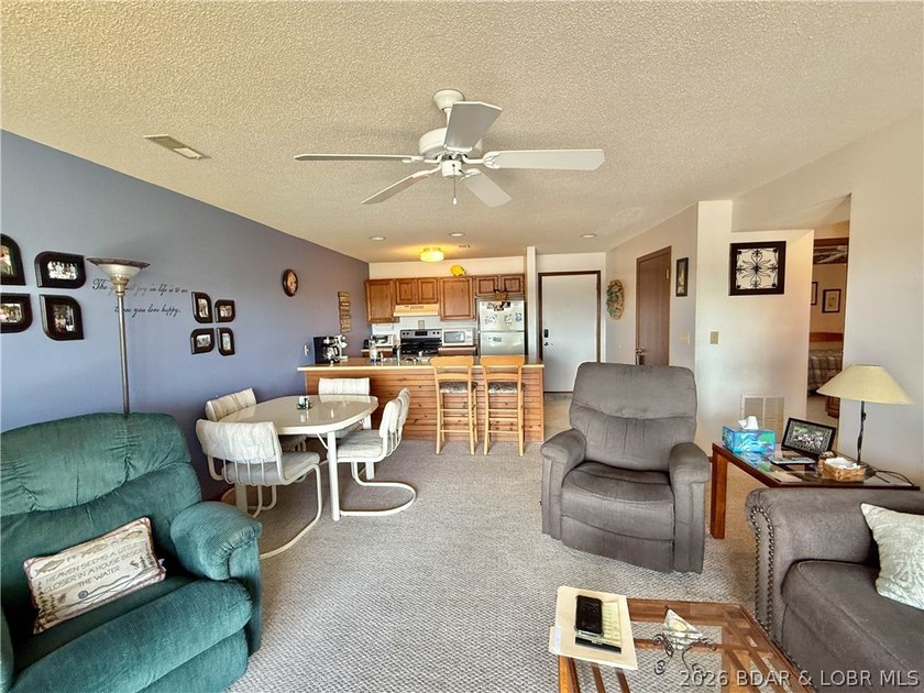 Wake up to stunning views in this charming 2-bedroom, 2-bathroom - photo 7