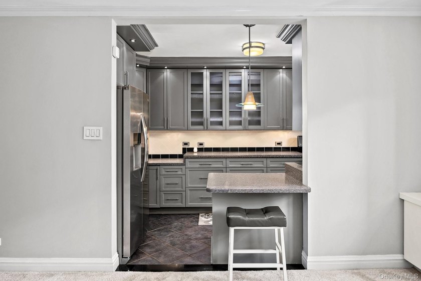 Welcome to this beautifully updated and impeccably maintained - photo 13