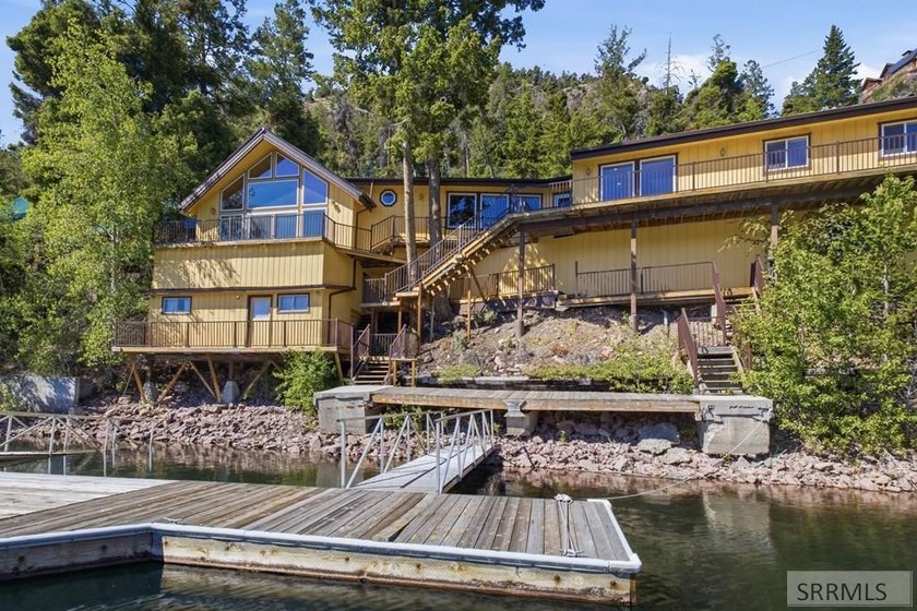 Welcome to your dream lakefront retreat on Williams Lake in the - photo 5