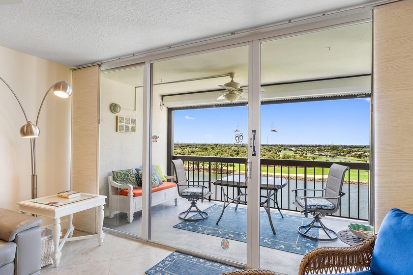 True paradise living in Florida! Rarely available, this spacious - photo 16