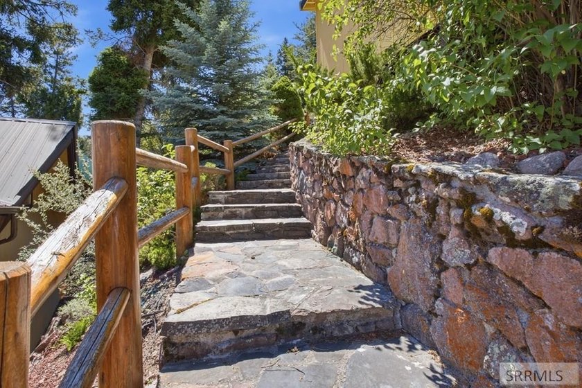 Welcome to your dream lakefront retreat on Williams Lake in the - photo 9
