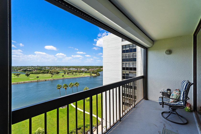 True paradise living in Florida! Rarely available, this spacious - photo 35