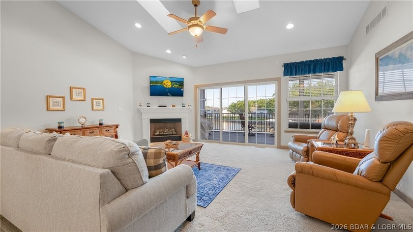 Come home to this inviting, welcoming villa at The Palms in Lake - photo 8