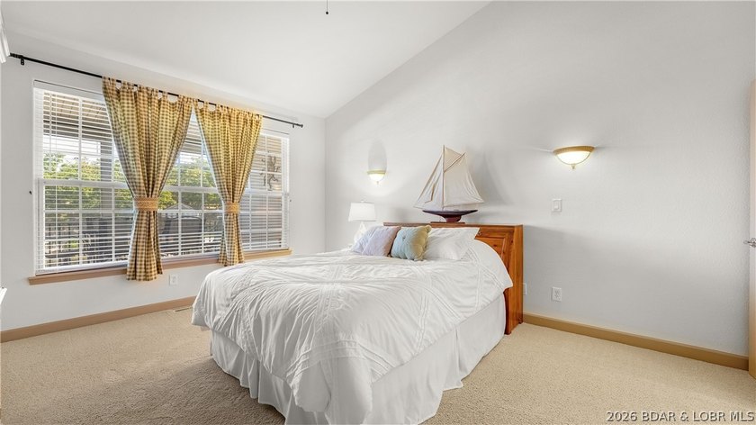 Come home to this inviting, welcoming villa at The Palms in Lake - photo 10