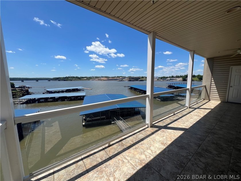 Gorgeous Walk-In Level Condominium with Elevator Access at the - photo 2