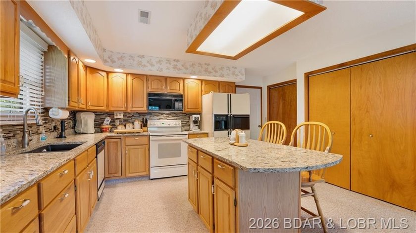 Do you need 1 level living on a nearly level lot? Price just - photo 8
