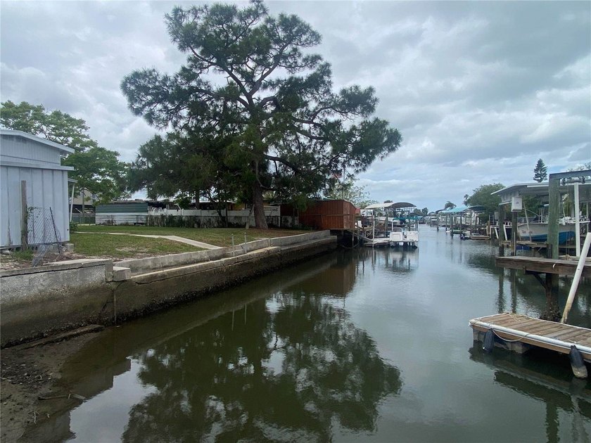 Discover your slice of Florida paradise in the heart of Hudson! - photo 11