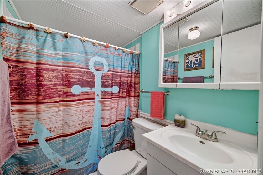 Looking to get your first lake cabin with deep water, killer - photo 17