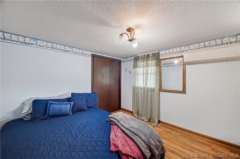 Looking to get your first lake cabin with deep water, killer - photo 20