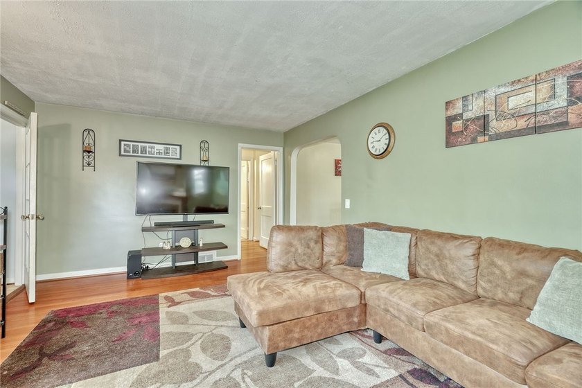CLASSIC WEBSTER CHARM... JUST MINUTES FROM THE WATER. Surrounded - photo 4