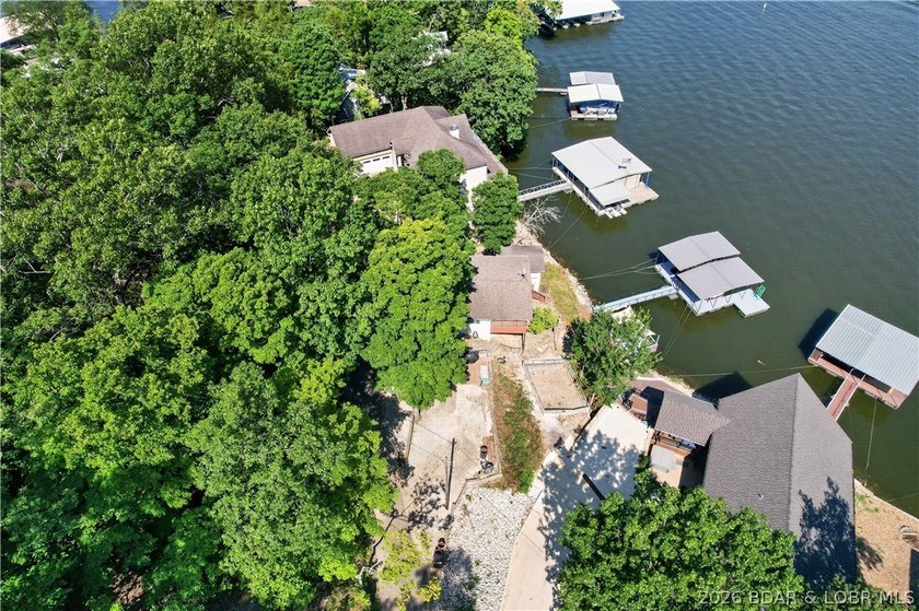 Looking to get your first lake cabin with deep water, killer - photo 46
