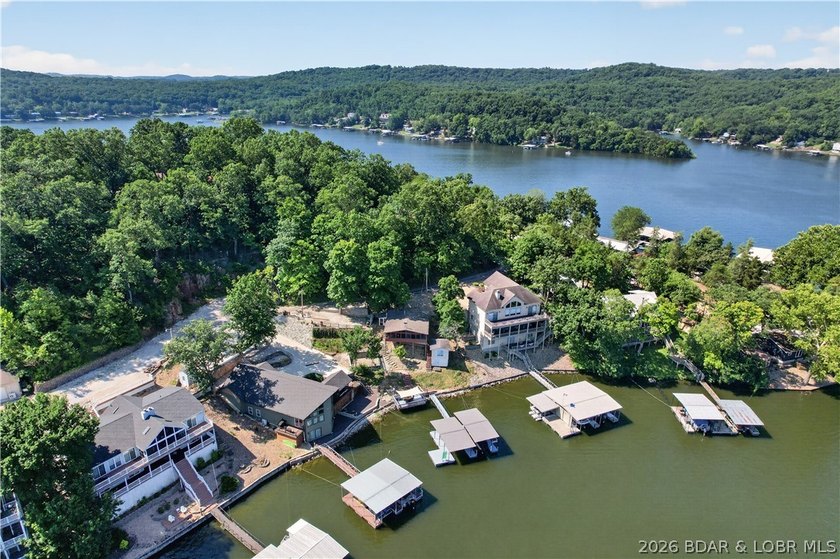 Looking to get your first lake cabin with deep water, killer - photo 47