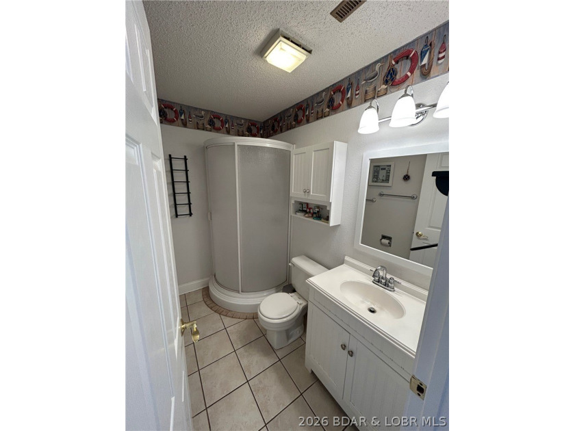 Enjoy Lake of the Ozarks living in this well-maintained 1 bed, 1 - photo 9
