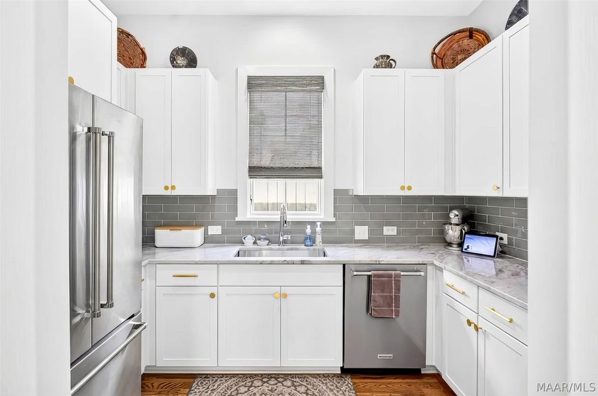 Experience luxury living in this one of a kind Ledbury in - photo 22
