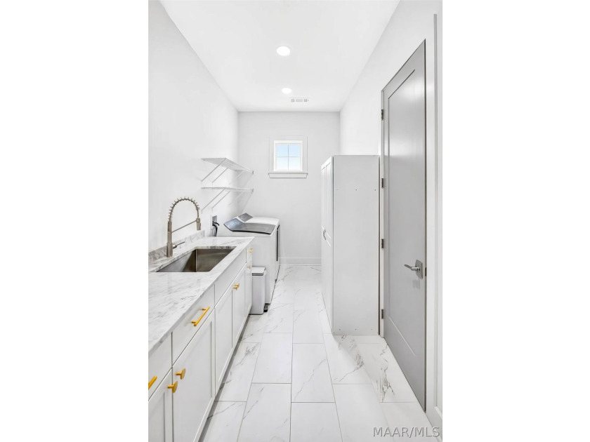 Experience luxury living in this one of a kind Ledbury in - photo 24