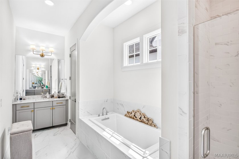Experience luxury living in this one of a kind Ledbury in - photo 29