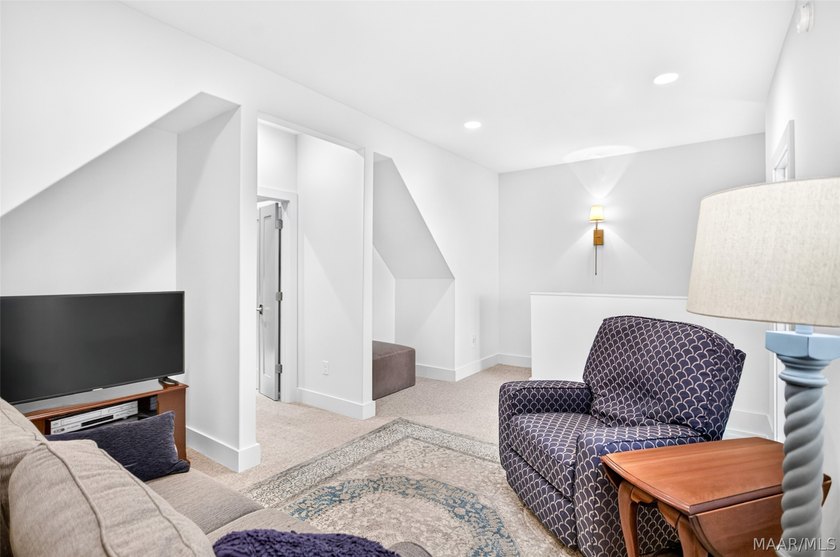 Experience luxury living in this one of a kind Ledbury in - photo 38