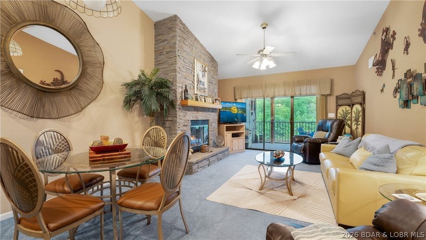 Seller is offering a credit toward new flooring &amp; countertops - photo 3