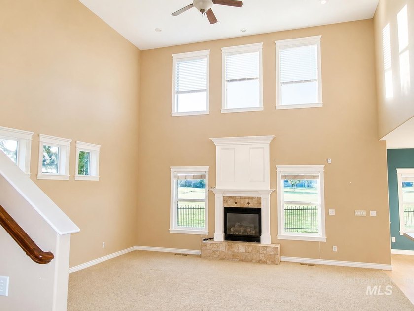 Beautiful Custom Home on the 12th Fairway of Redhawk Golf Course - photo 4