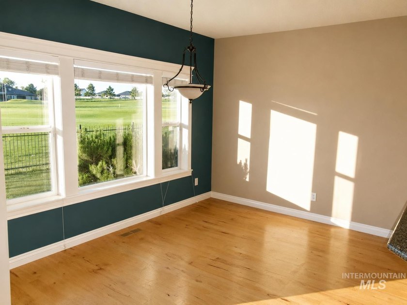 Beautiful Custom Home on the 12th Fairway of Redhawk Golf Course - photo 8